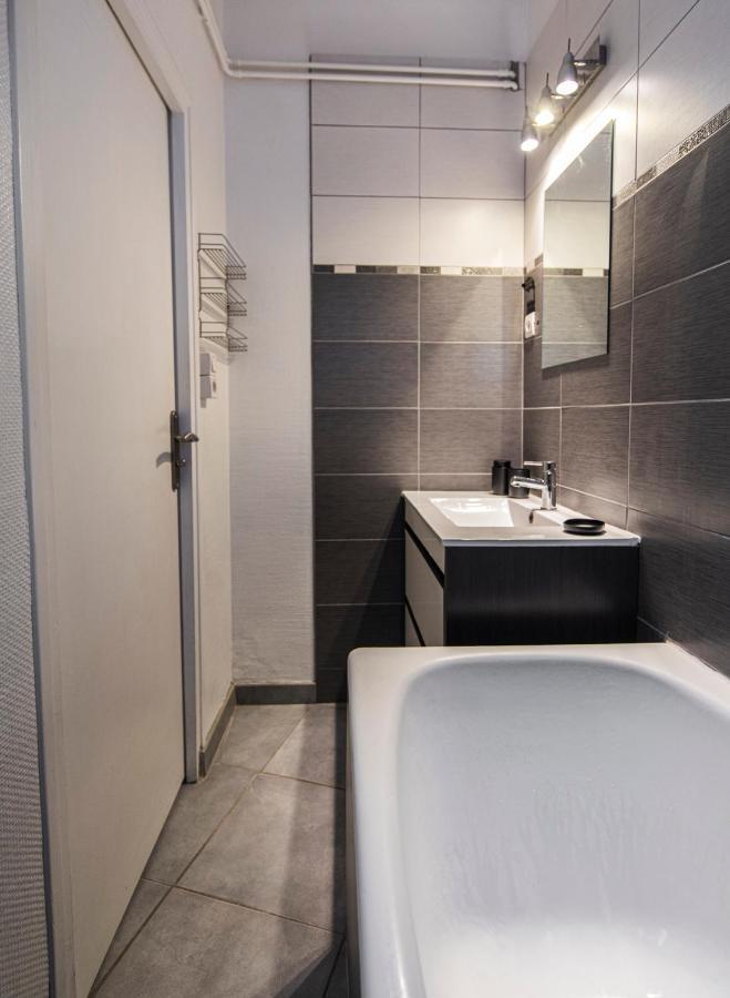 Appartement Avec Balcon A 250 M De La Gare, Hyper Centre Tours Kültér fotó