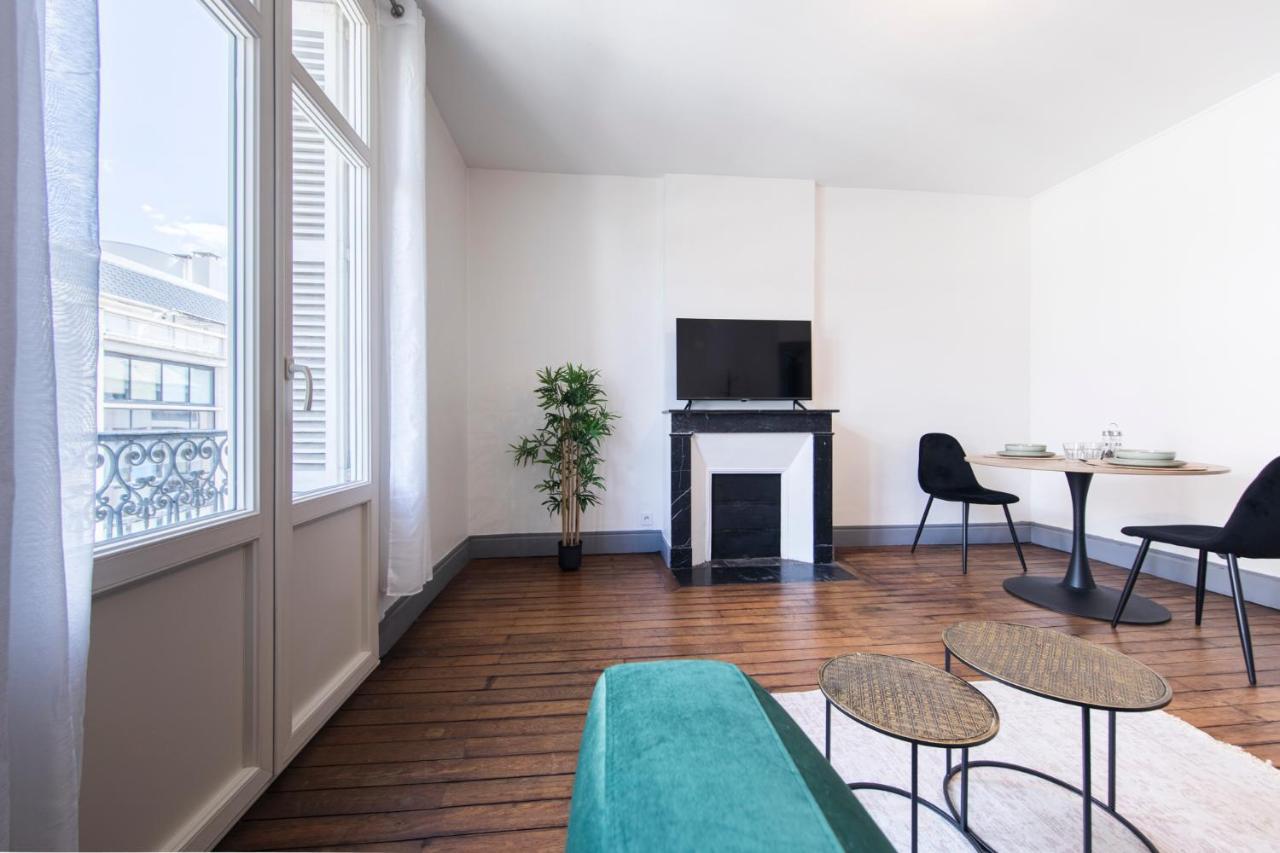 Appartement Avec Balcon A 250 M De La Gare, Hyper Centre Tours Kültér fotó